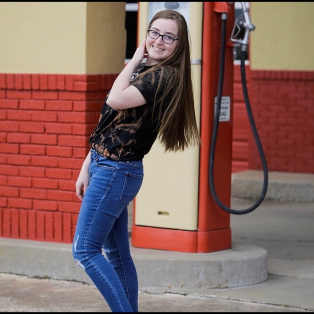 Meet your Posher, Emily